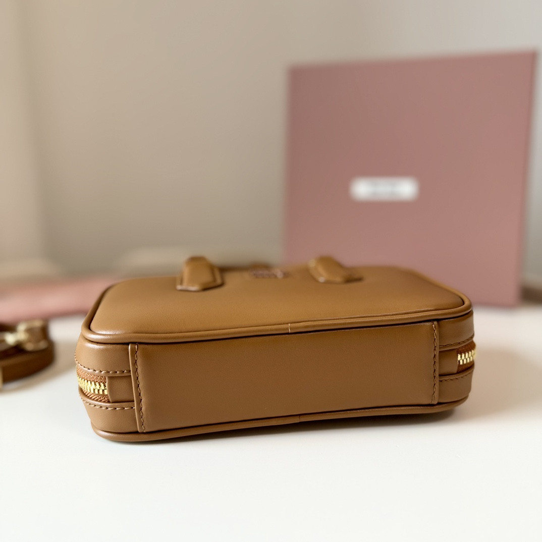 Miu Miu Arcadie leather mini-bag 19X10X5cm