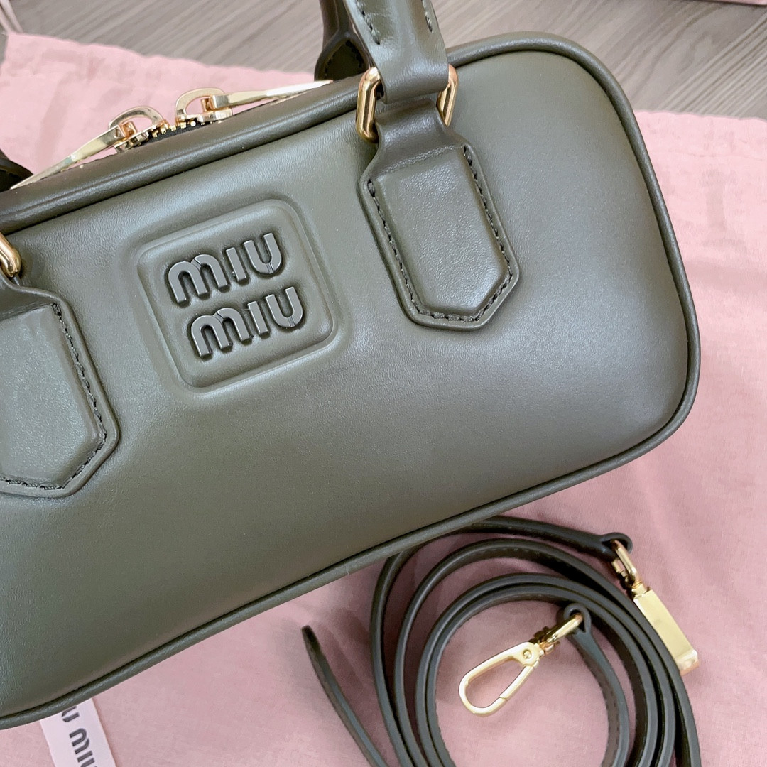 Miu Miu Arcadie leather bag 10.5x22x7.5cm
