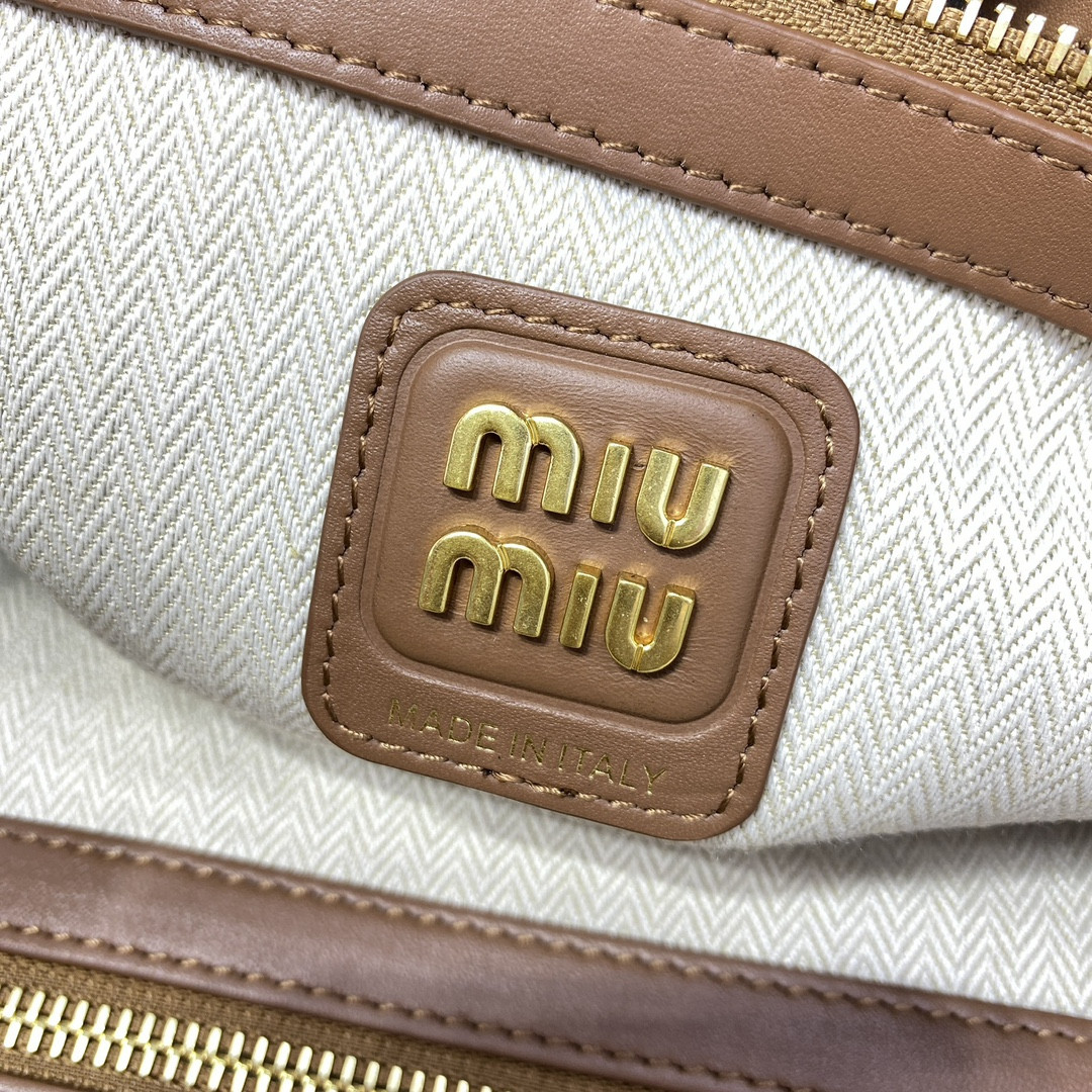 Miu Miu Leather patchwork Beau bag 23x34x10cm