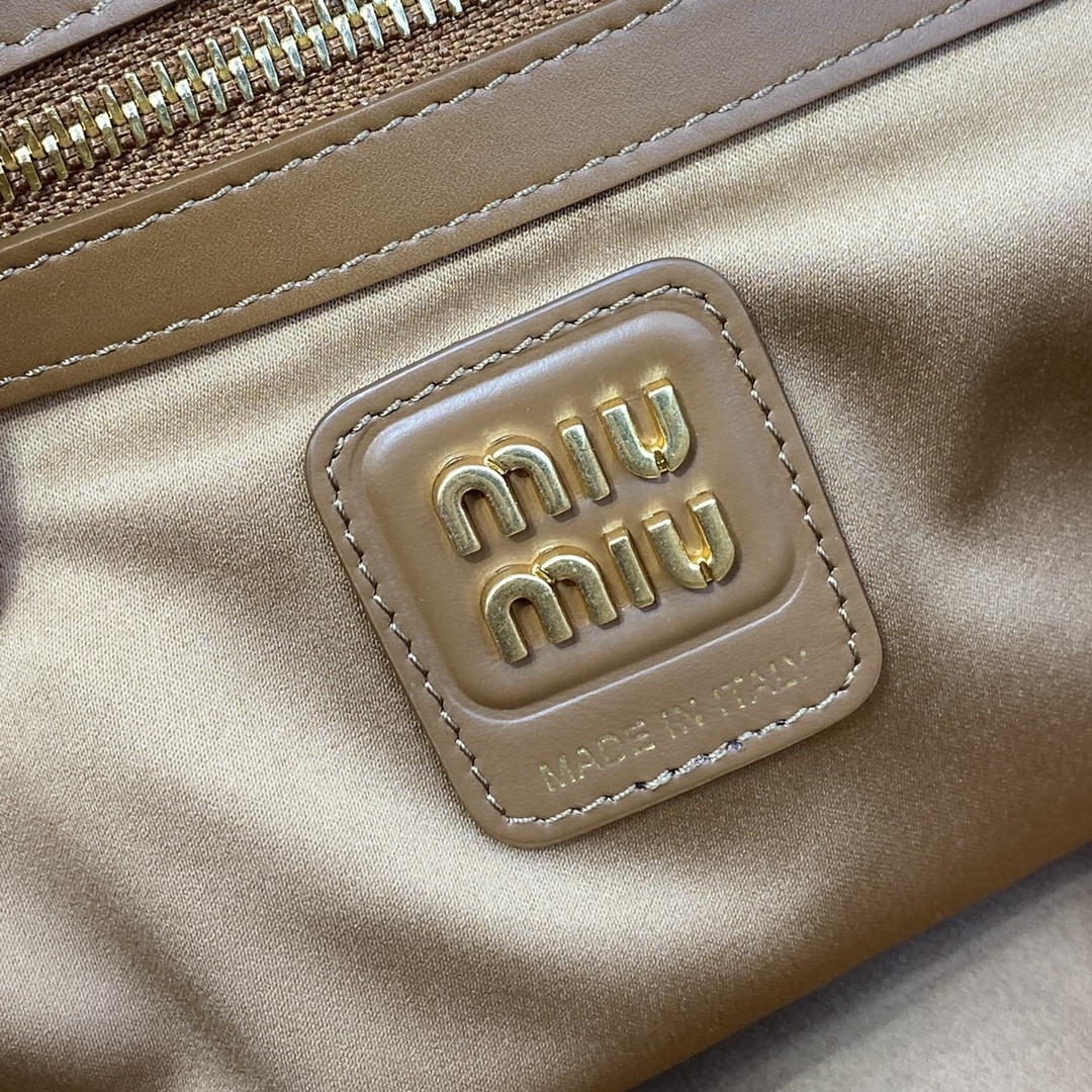 Miu Miu Leather Beau bag 23x34x10cm