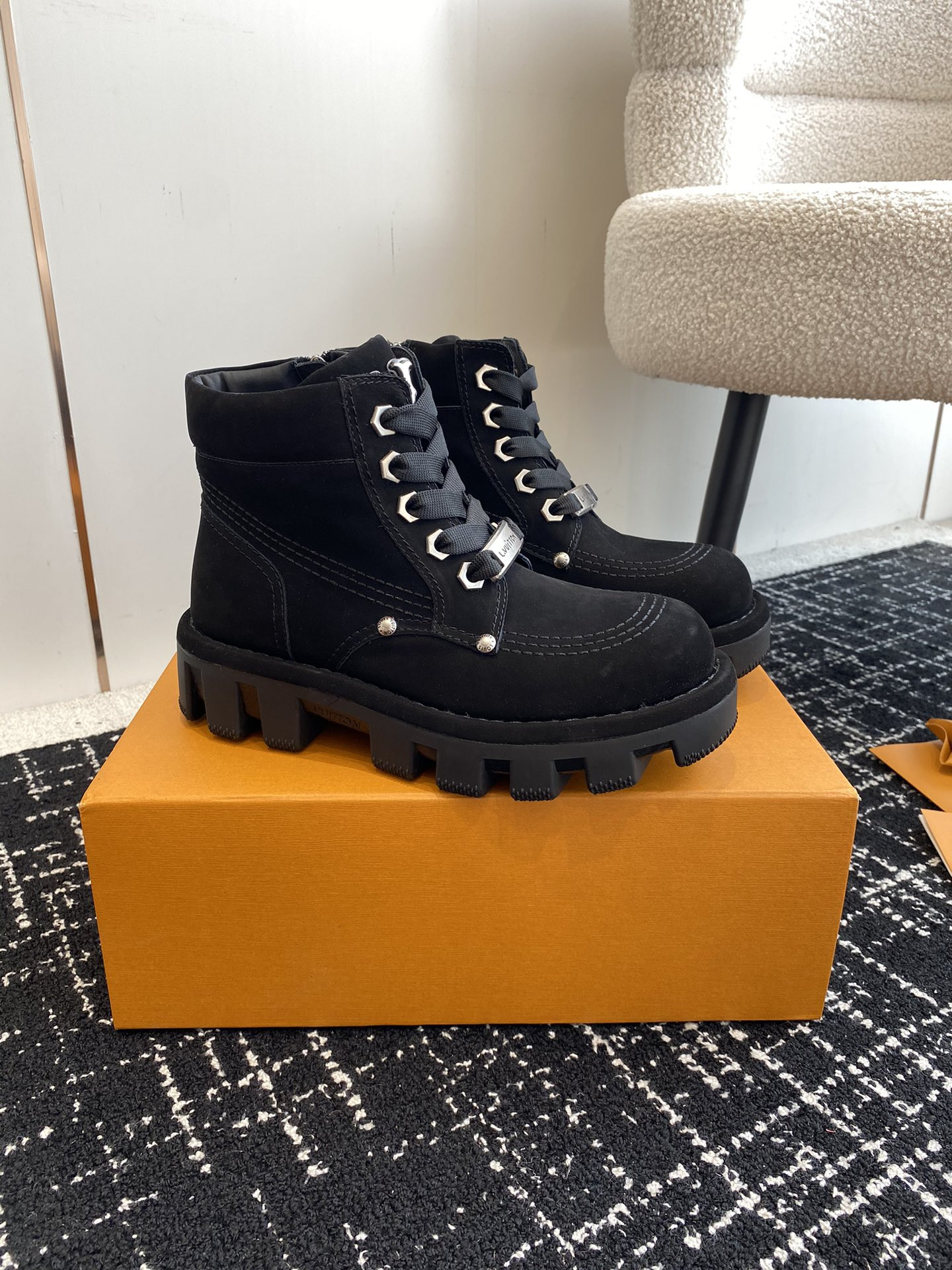 UA LV Boot