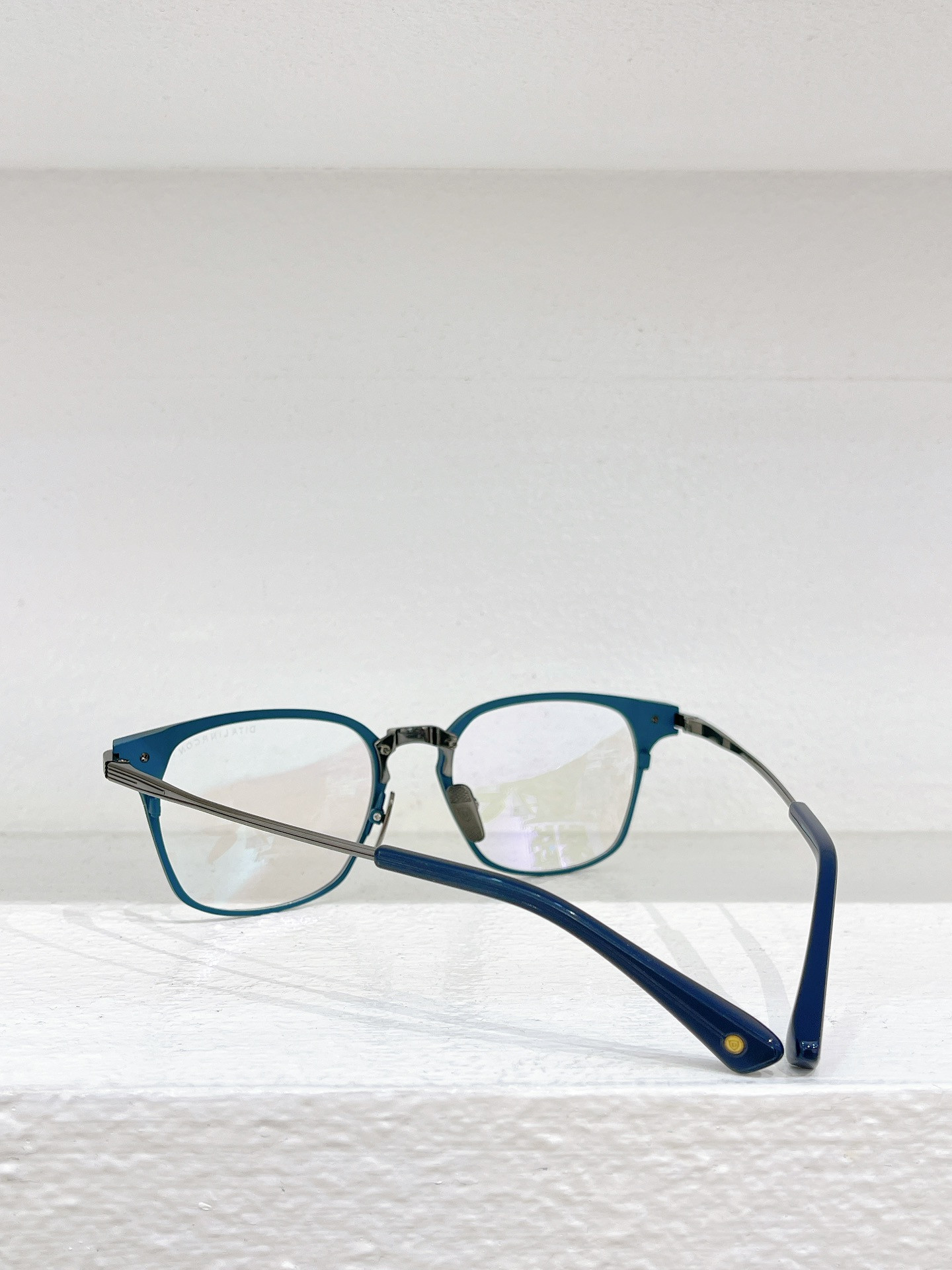 DITA Glasses DTX167 52-19-145 titanium