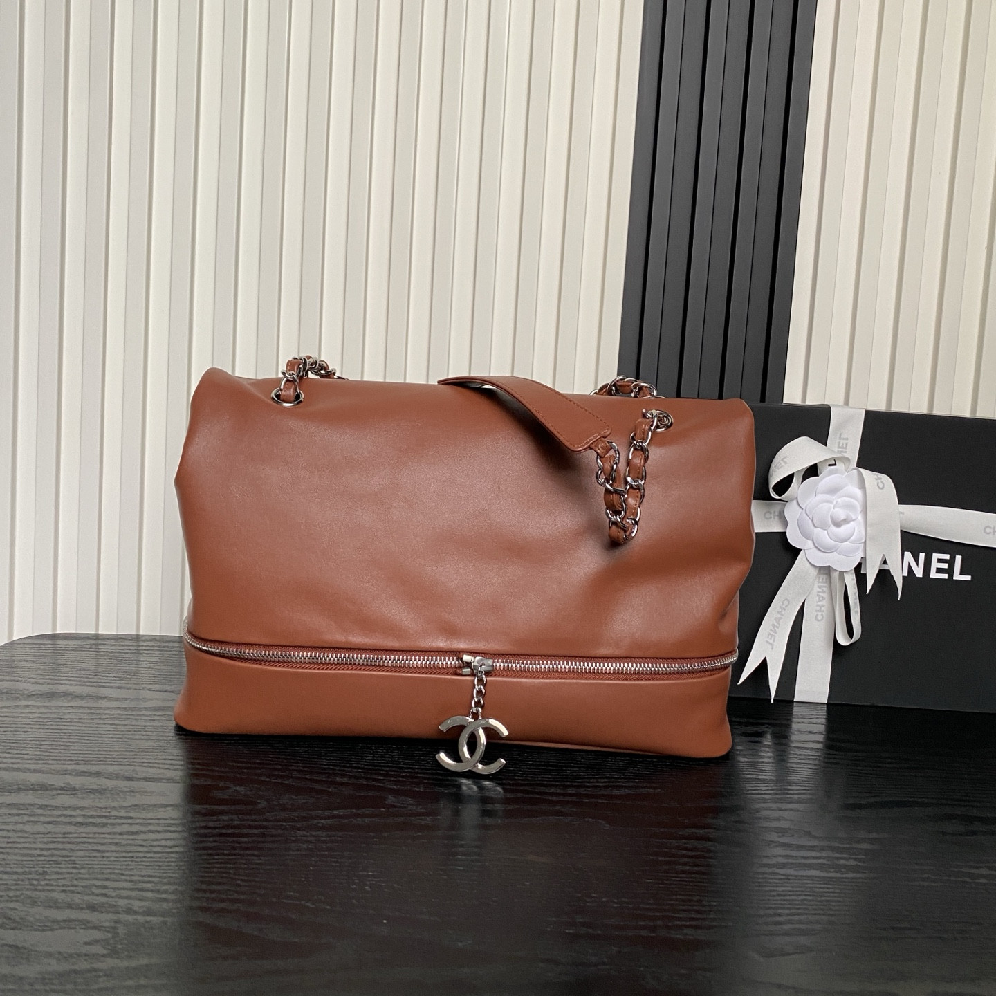 Ch*el vintage graffiti tote airport bag 36x24x12cm