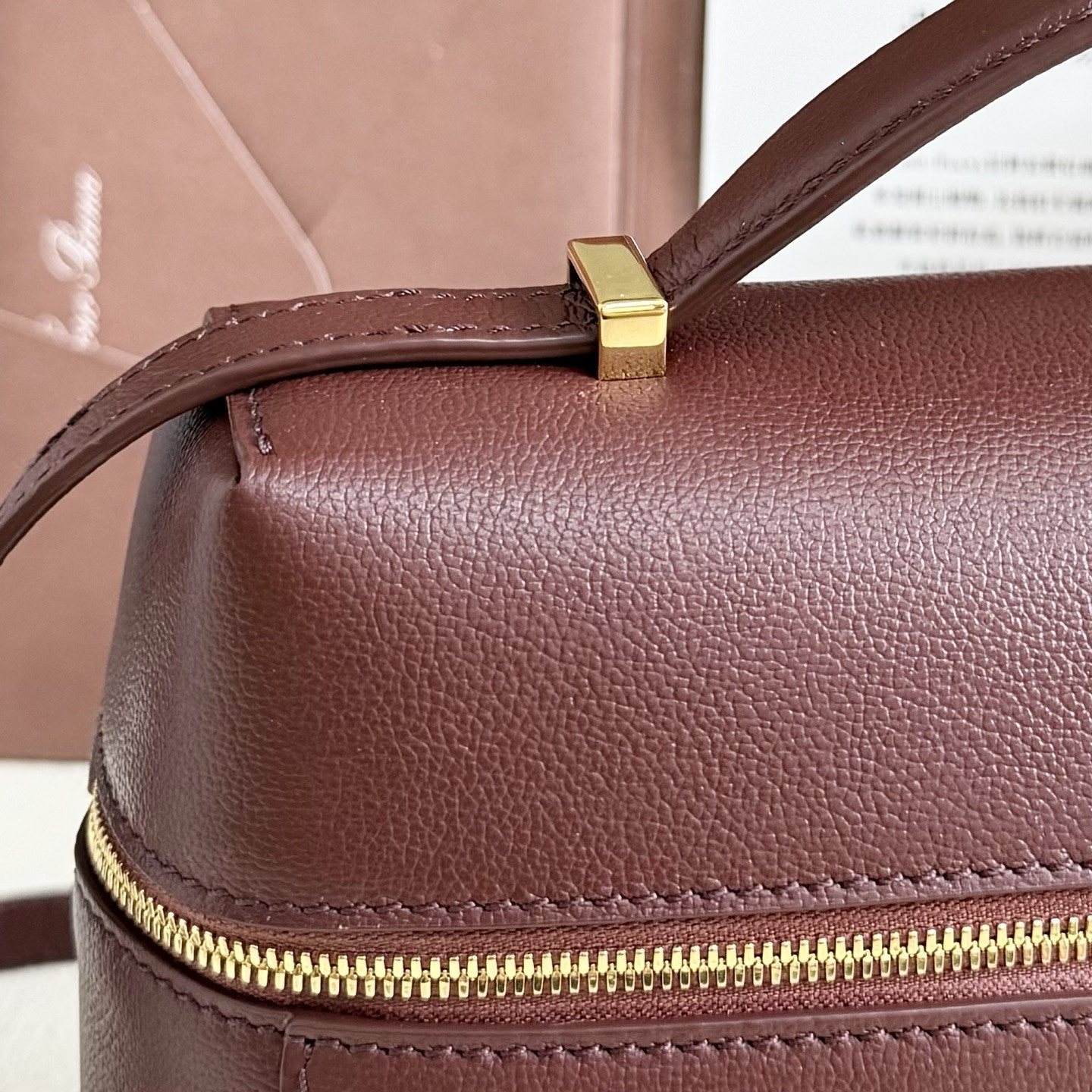 L**o p*ana extra pocket l27 calfskin 16x27x10cm