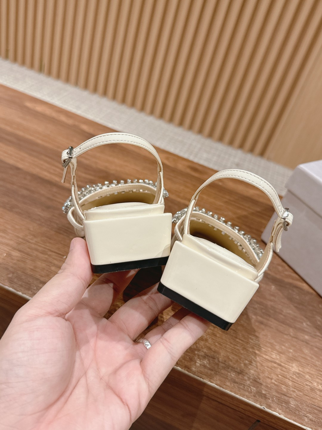 ua Ji*y Ch* belinda slingbacks 3.5cm