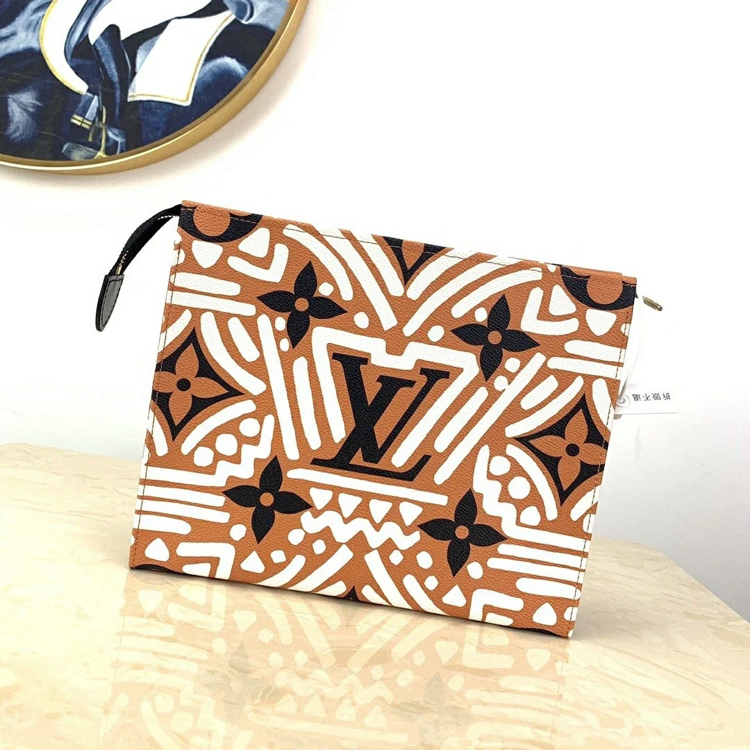 LV CRAFTY POCHETTE TOILETTE M45477